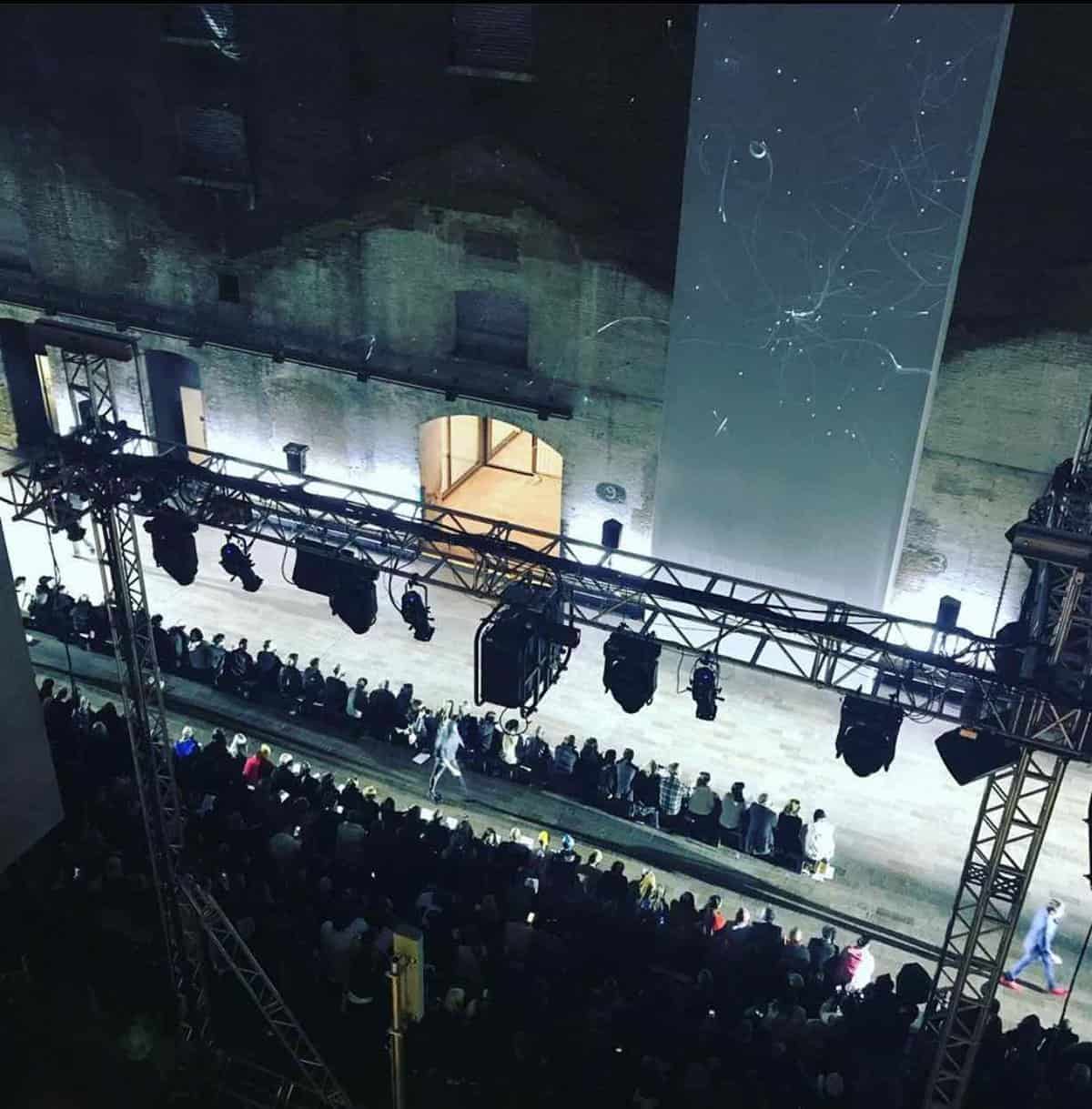 projection mapping at fashion show